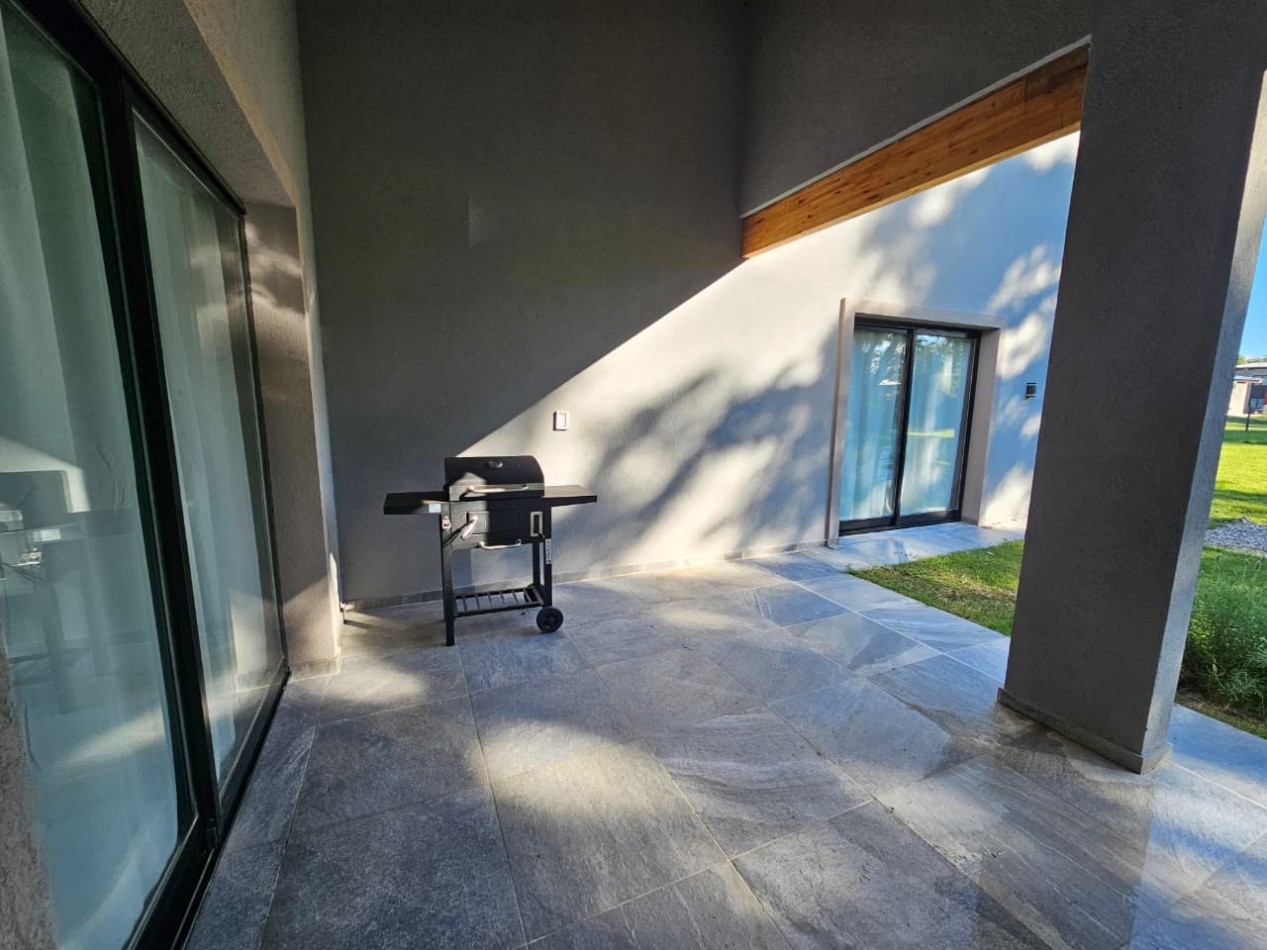OPORTUNIDAD EN PUNTO CLARO - BARRIO PRIVAD