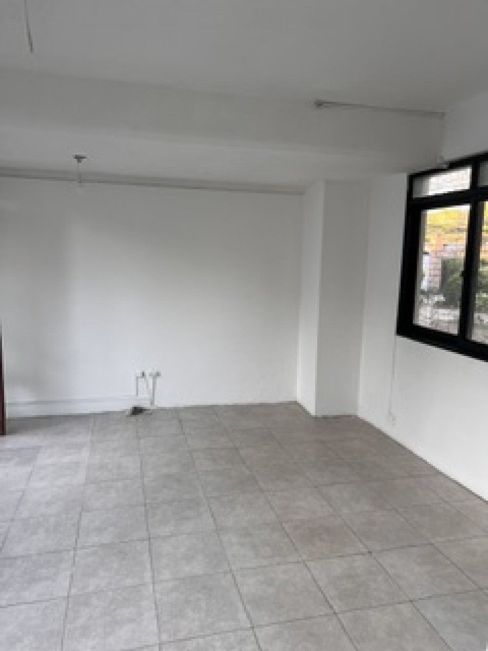 Se alquila local en zona centro de Villa Gral. Belgrano, Cordoba
